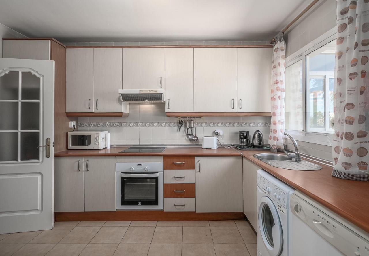 Fantastic Beachfront Apartment Estepona Luaran gambar