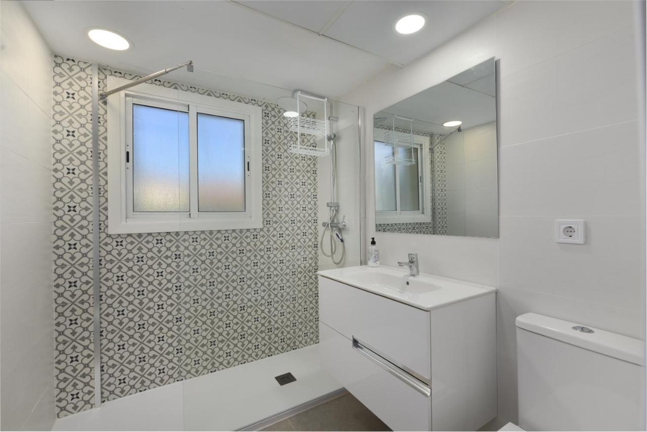 Fantastic Beachfront Apartment Estepona Luaran gambar
