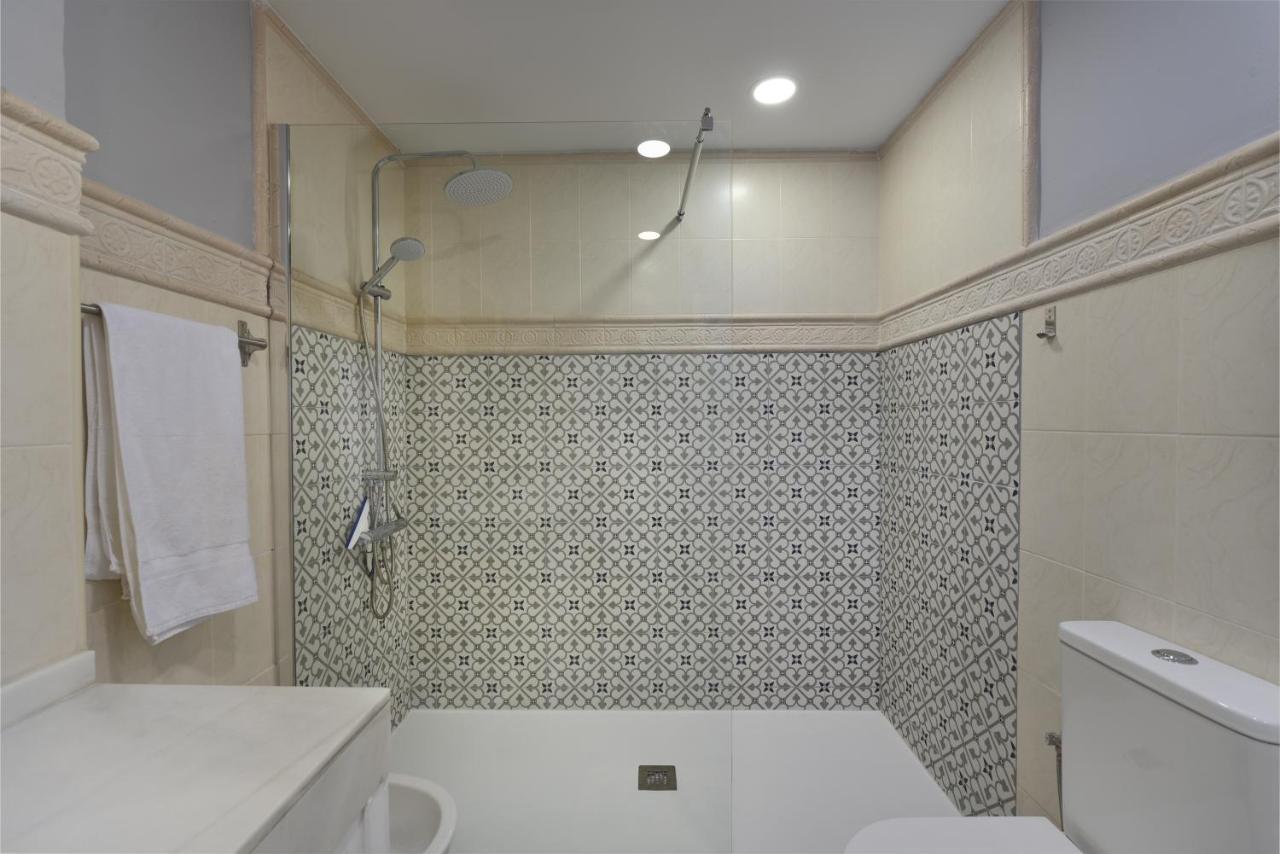 Fantastic Beachfront Apartment Estepona Luaran gambar