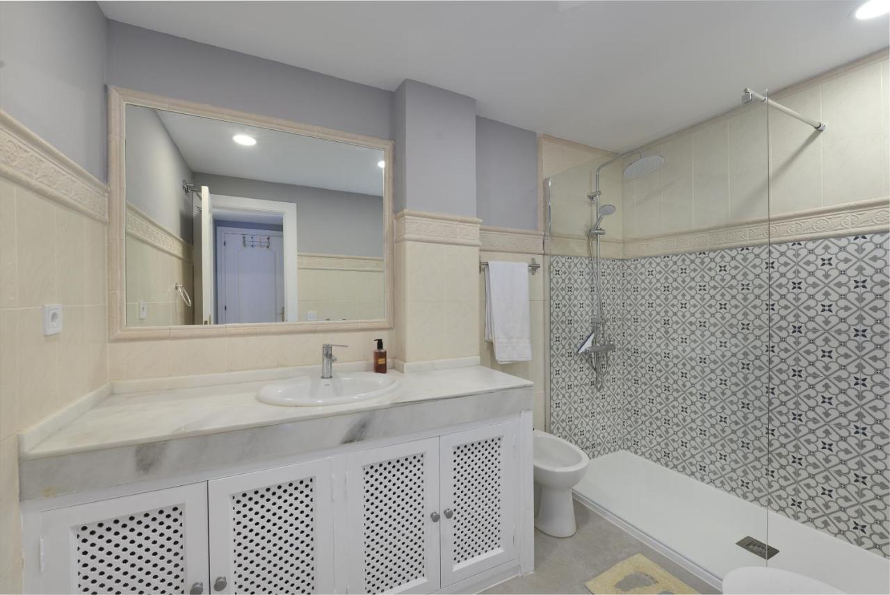 Fantastic Beachfront Apartment Estepona Luaran gambar