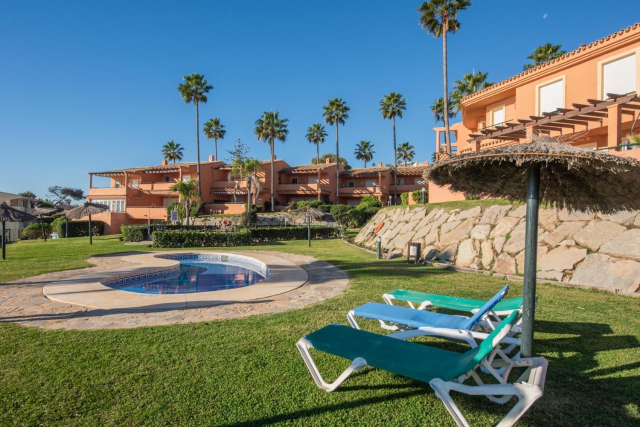 Fantastic Beachfront Apartment Estepona Luaran gambar